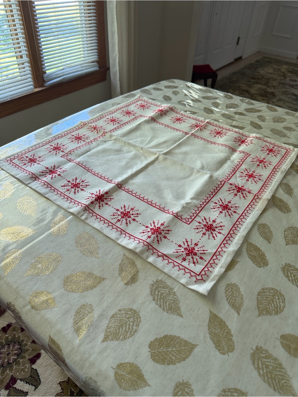 Embroidered Red Snowflake Table Topper - White Scandinavian pattern 23x23 in